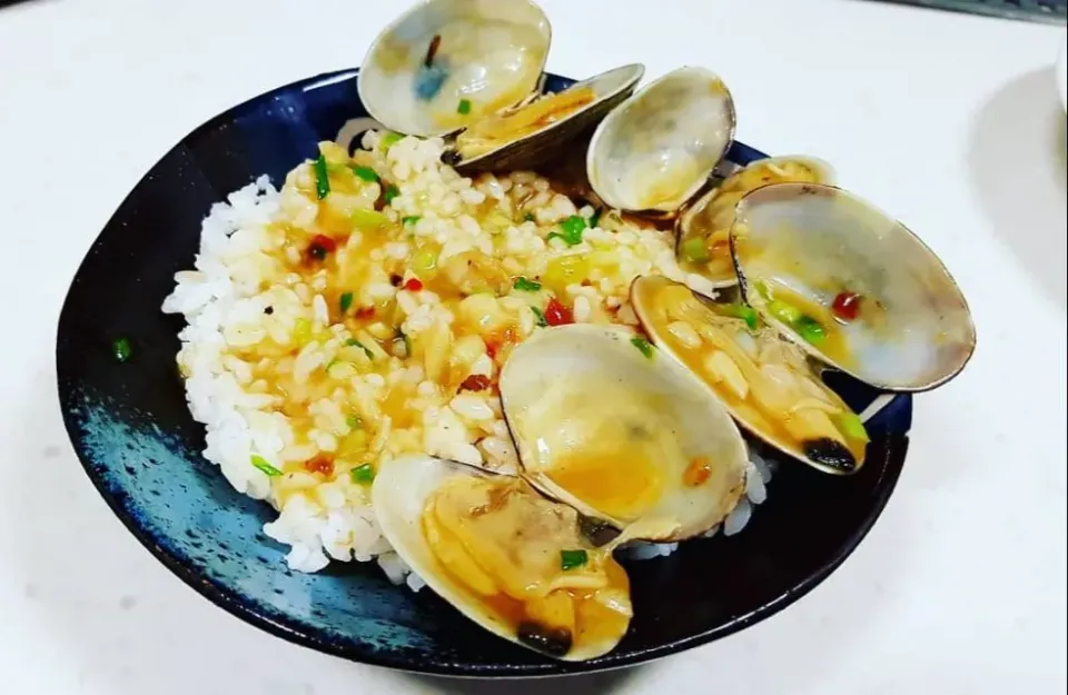 saute clams with rice|steven z.y.さん