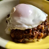 Snapdishの料理写真:キーマカレー目玉焼きのせ|しゅうちゃん1222さん