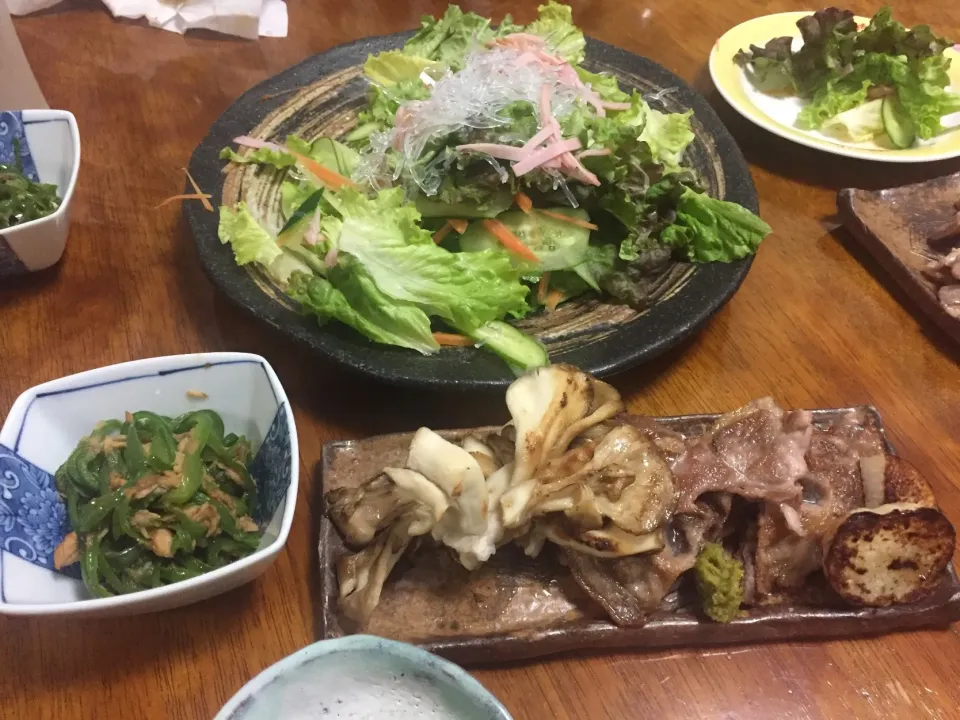 Snapdishの料理写真:お肉と舞茸をわさび醤油で|さんだーさん