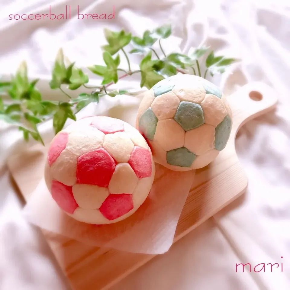 サッカーボール⚽️パン🍞
 #手作り  #手作りパン #サッカーボールパン #まん丸パン #おうちパン|まーり（@mariyuiren）さん