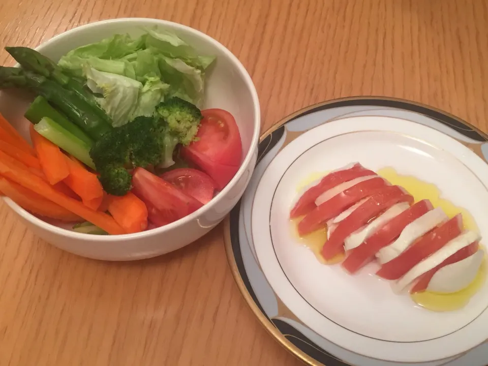 トマトとモッツァレラのカプレーゼ|愛ペガさん