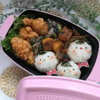 Snapdishの料理写真:2018.2.23◡̈⃝︎⋆︎*唐揚げ弁当 #娘のお弁当  #デコ弁  #おかおおにぎり|ハルちゃんのお弁当さん