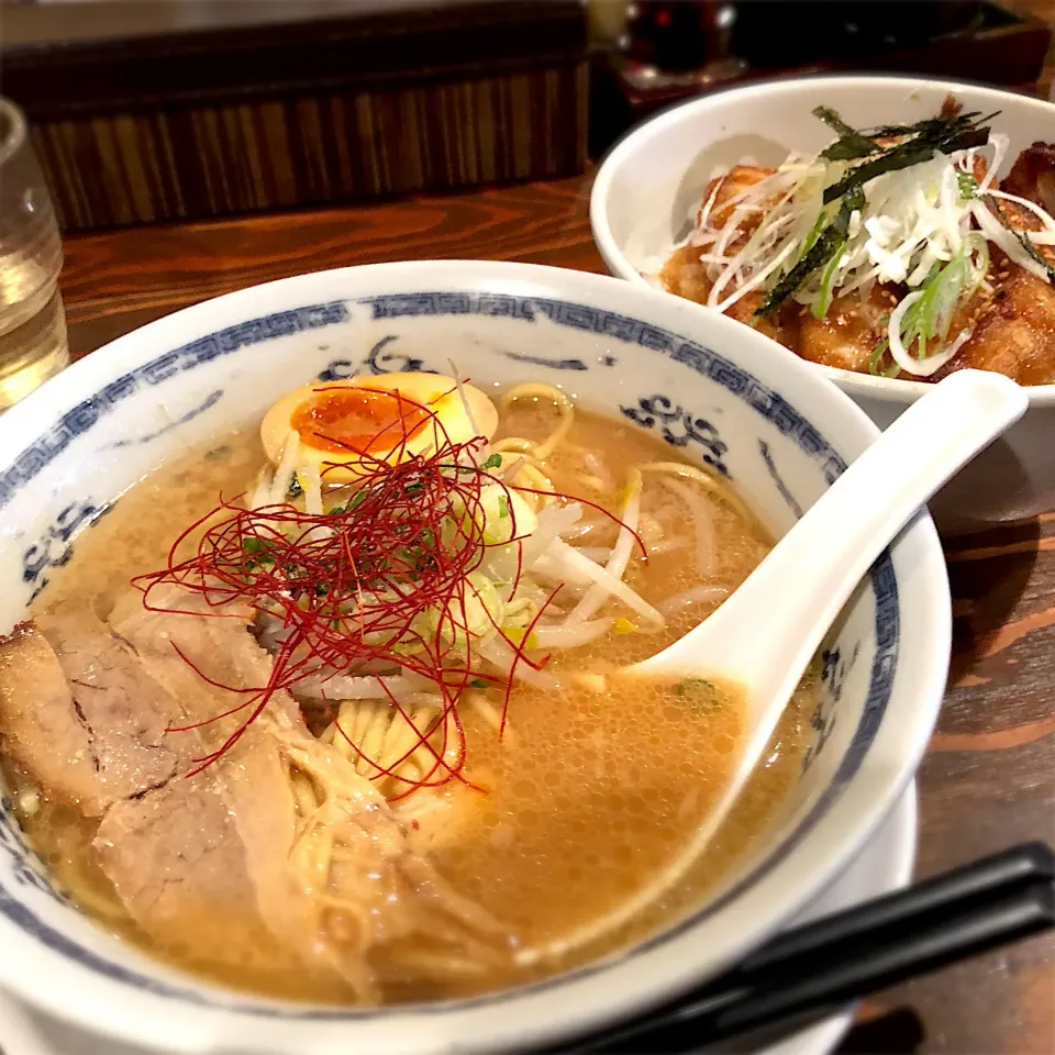 Snapdishの料理写真:味噌ラーメン✳︎チャーシュー丼大盛り|さっちんさん