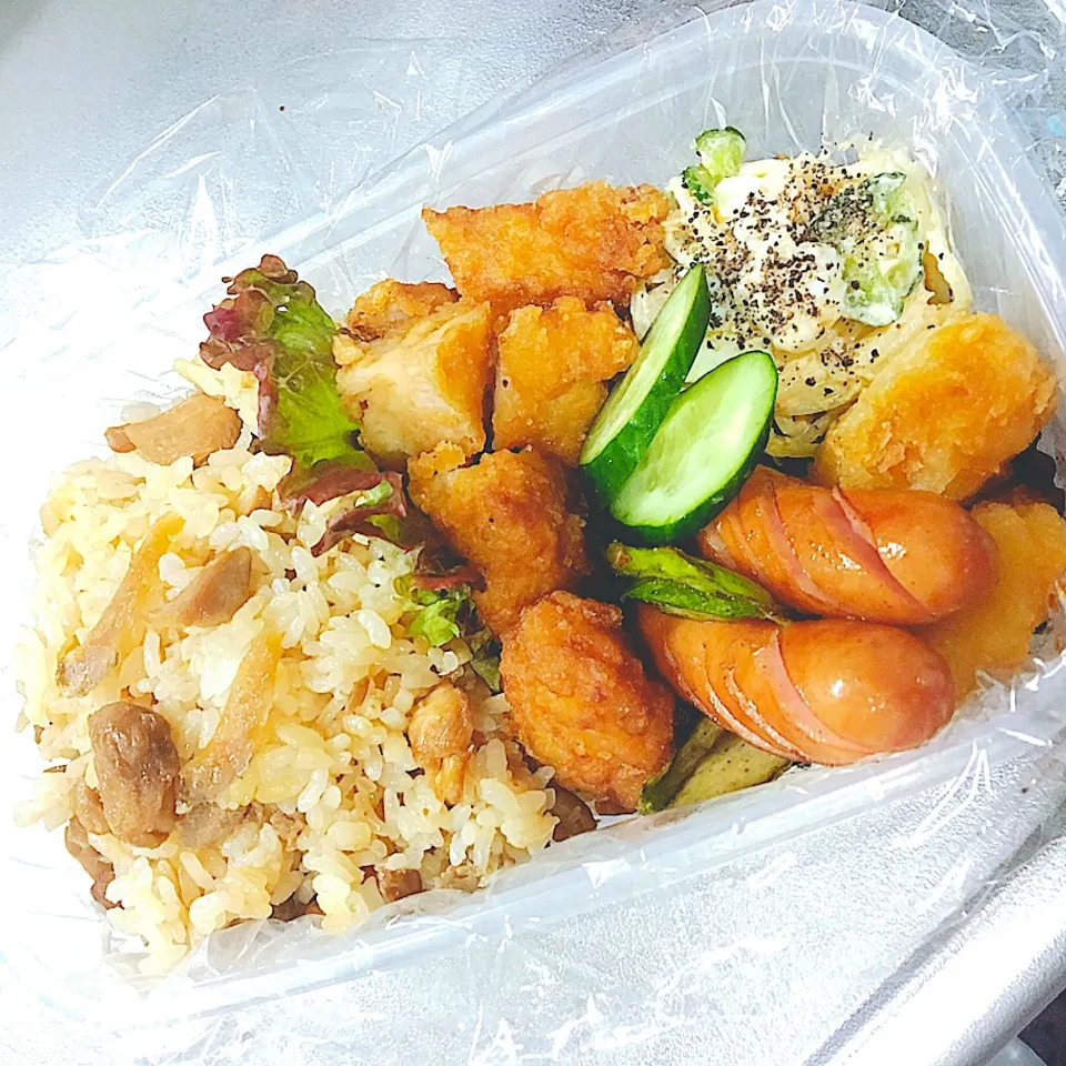 鶏飯弁当🍱🍴|えむしさん