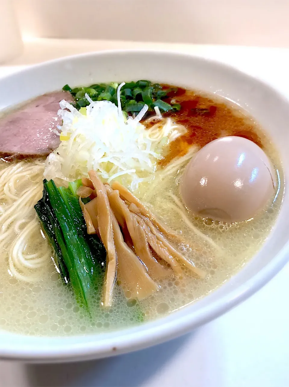 鶏白湯塩ラーメン 味玉トッピング|いさかつさん