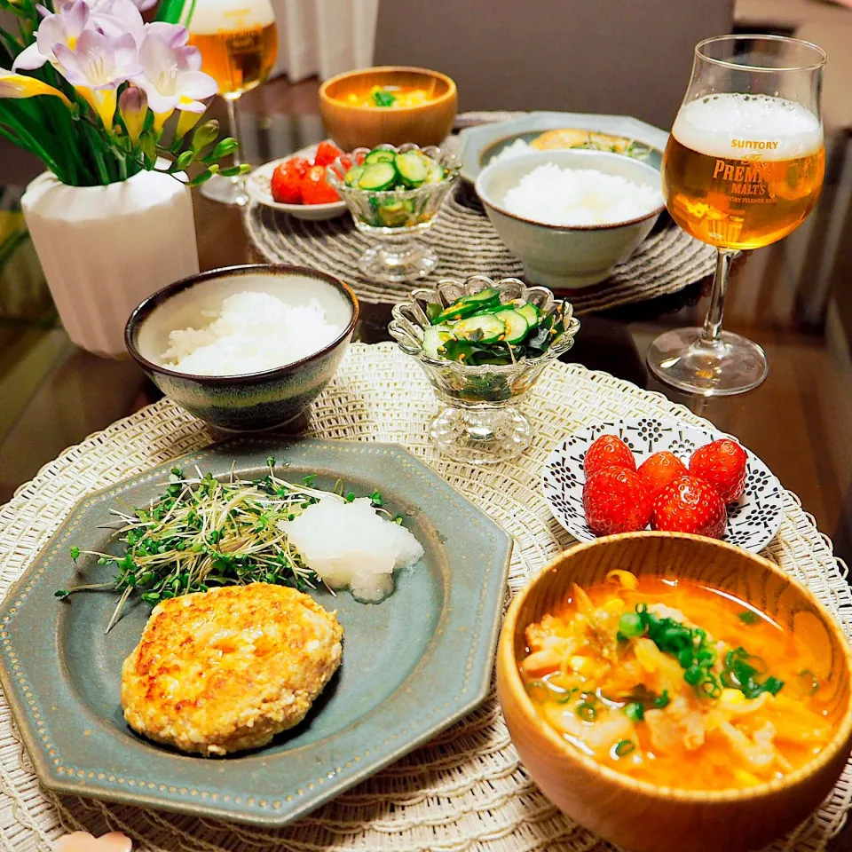 ✭すりおろしごぼうの豆腐ハンバーグ
✭きゅうりとわかめとちりめんじゃこの酢の物
✭豚肉とキムチと豆もやしの味噌汁|はらしおりさん