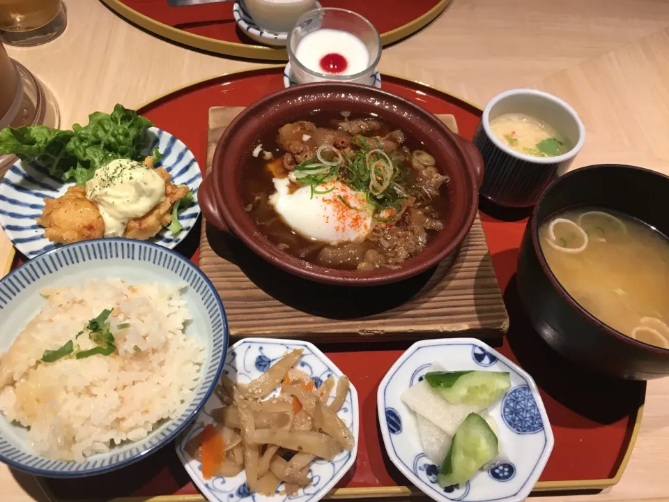 Snapdishの料理写真:鯛めし
牛すき焼き煮|みきゃこさん