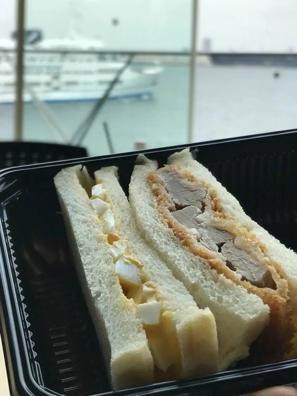 YOKOHAMA港でサンドイッチ🥪|シュトママさん