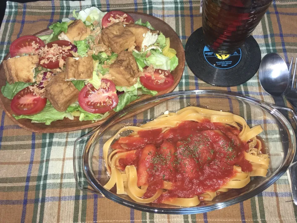 トマトフェットチーネ🍅🍝
カリカリに焼いた厚揚げのせ 🍅サラダ🥗
ヨギティー☕️クラシックインディアスパイス|yumyum😋さん