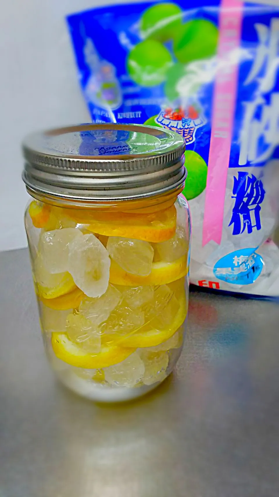 国産レモンでレモンシロップ🍋
 #国産レモン #レモンシロップ #大日本明治製糖 #氷砂糖 @dmsugar|ミンミン✨さん