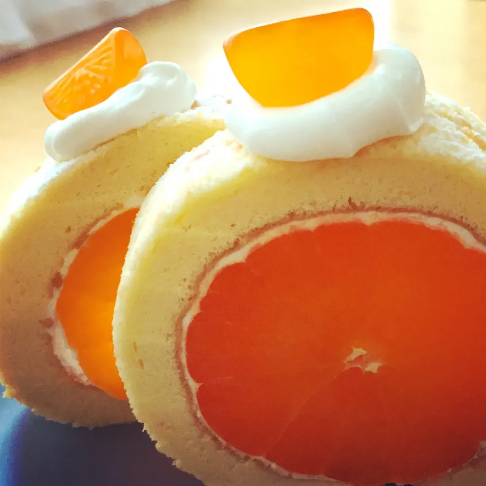 まるごとみかんのロールケーキ🍊|takapingaさん