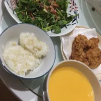 Snapdishの料理写真:鶏の唐揚げ、クレソンのサラダ バルサミコドレッシング、かぼちゃとコーンのポタージュ|Chokoさん