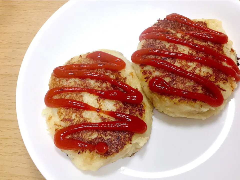 Snapdishの料理写真:ツナマヨの焼きコロッケ|むぎちゃさん