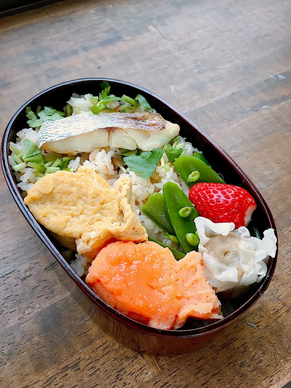 今日のお弁当
・鯛めし
・鯛模様の蒸し玉子
・焼売|akiさん