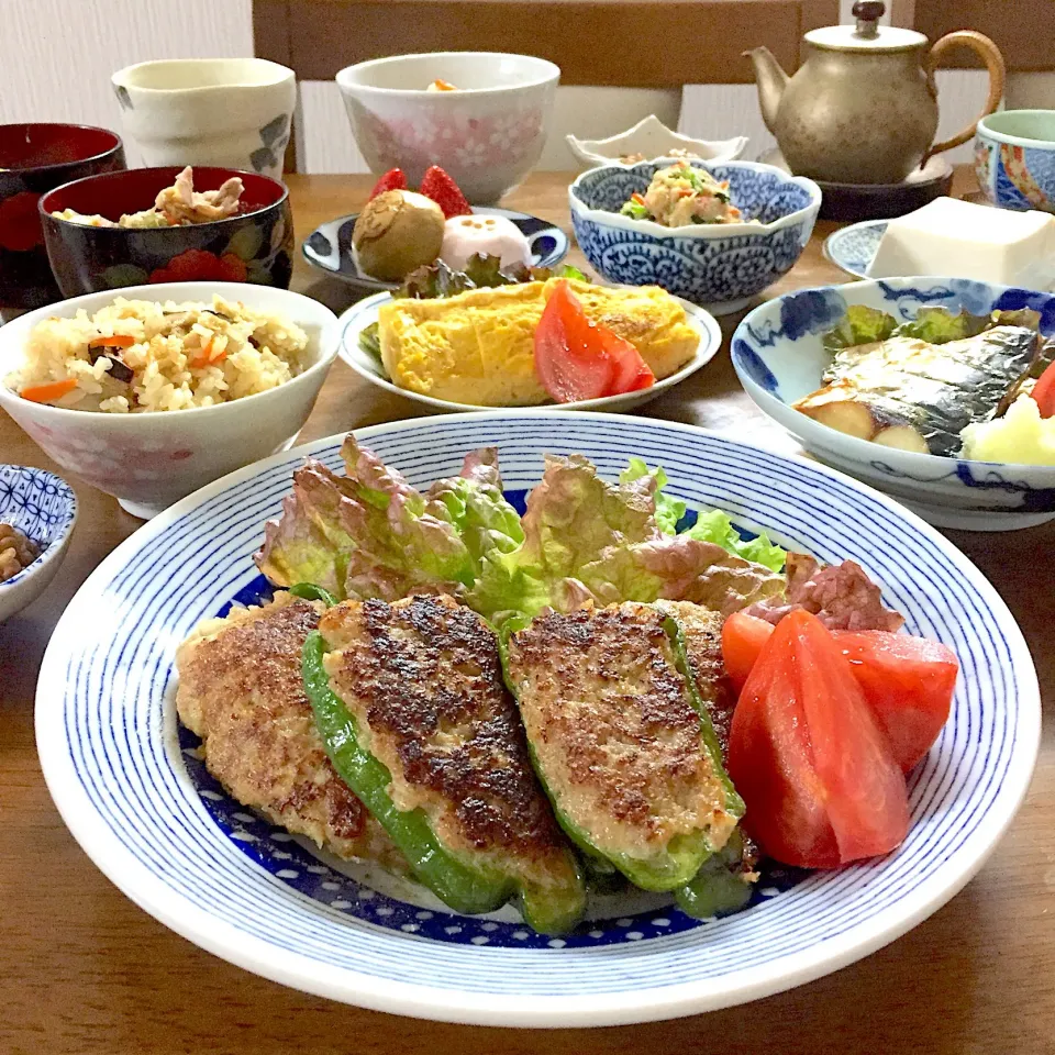 炊き込みご飯
焼き鯖
ピーマン肉詰め
だし巻き卵
卯の花の煮物
豚汁
納豆、冷奴|ゆかりさん