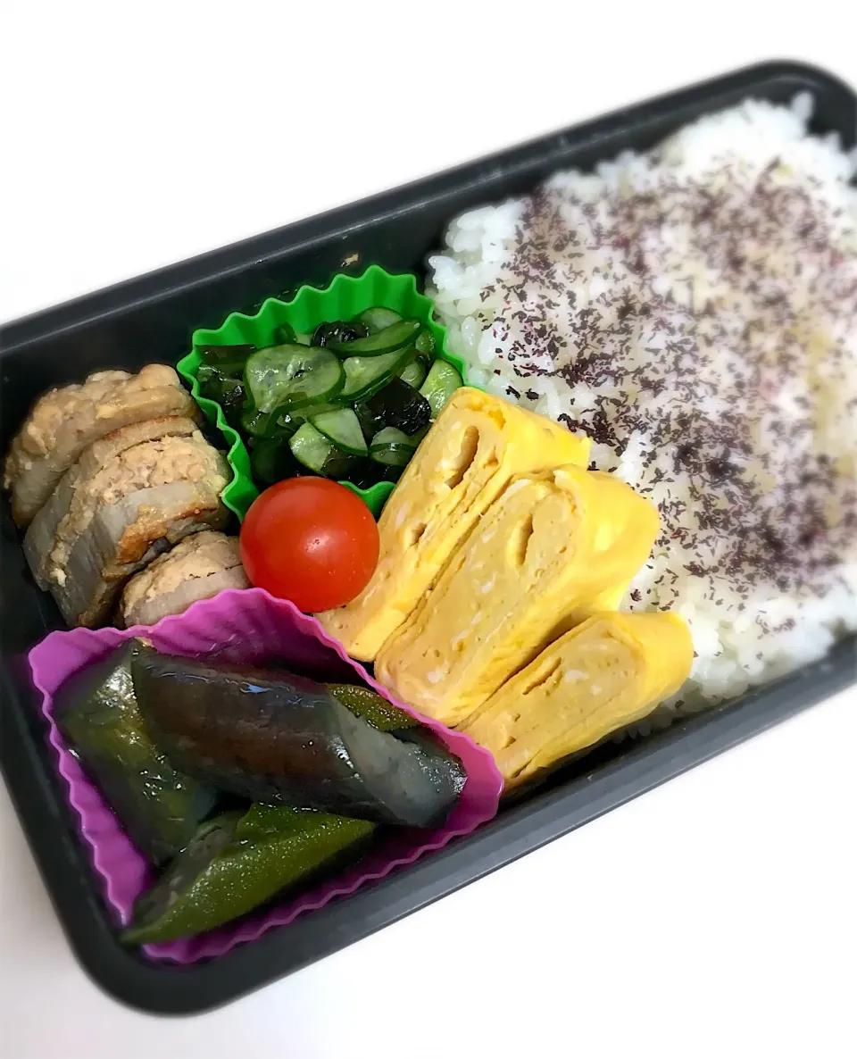 👨🏻父ちゃん弁当
蓮根ひき肉はさみ焼き
きゅうりとわかめの酢の物
なすとオクラのお浸し
卵焼き|まいまいさん