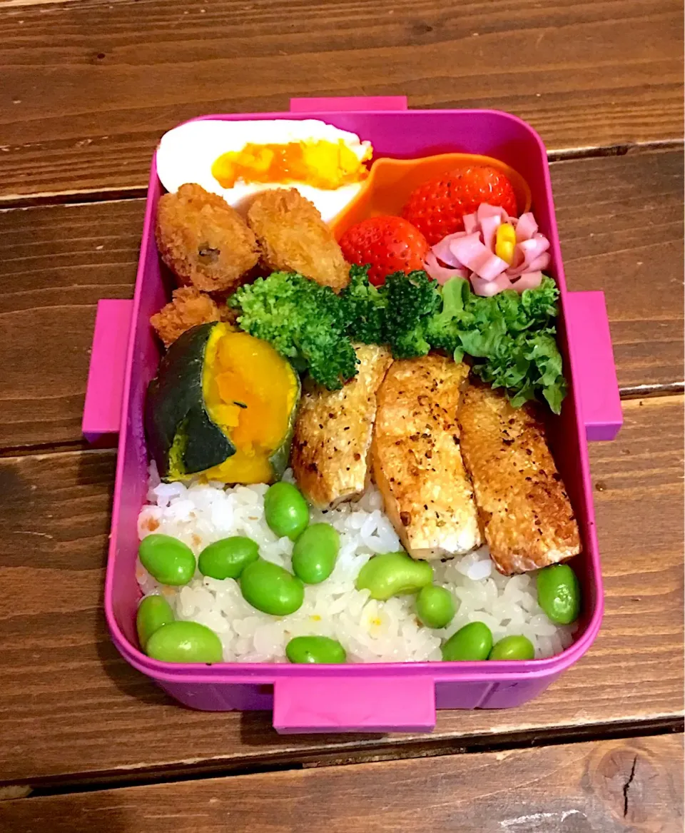 Snapdishの料理写真:シャケはらみ弁当|ともさん