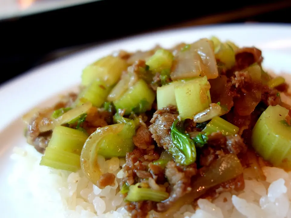 Beef and Celery with oyster sauce !|バジル🌿さん