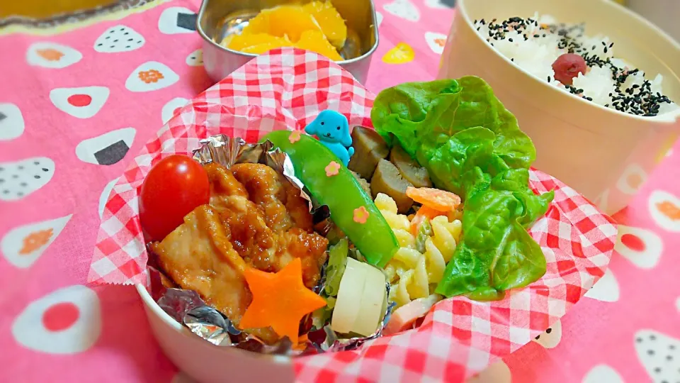 Snapdishの料理写真:父ちゃんの今日のサラメシ
 鳥照り焼き弁当
 #がんもゴボウ含め煮 #マカロニサラダ #他|Naomi Furuyaさん