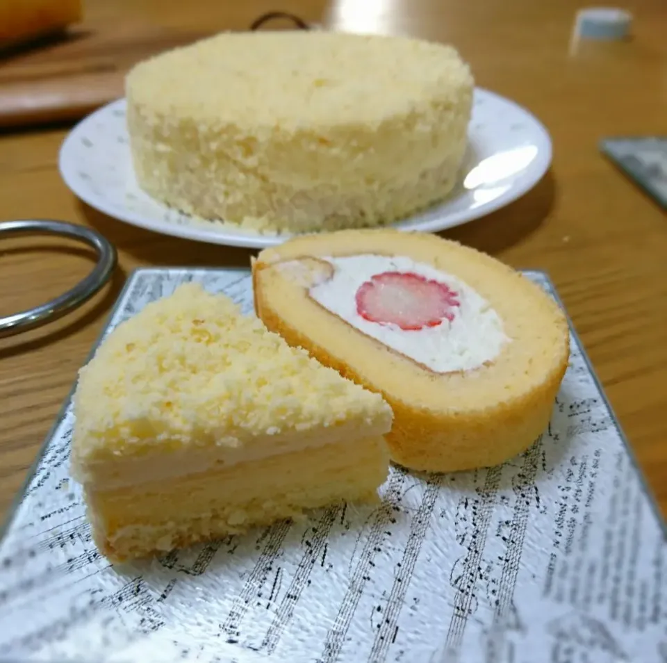 『ドゥーブルフロマージュと苺ロールケーキ』|seri-chanさん