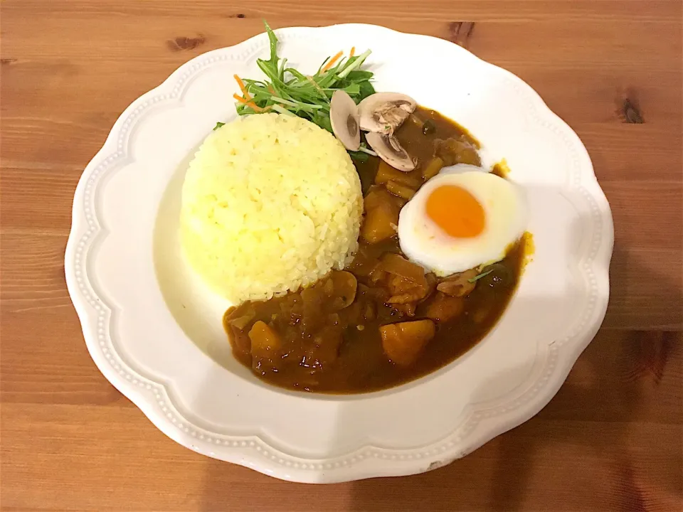 カレーライス温玉|Emi Mikadoさん