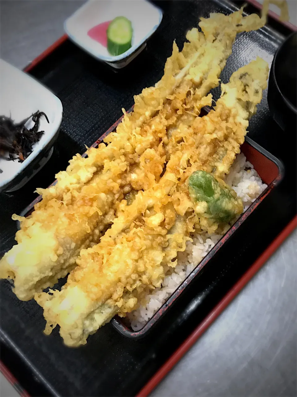 おススメ‼️はみ出し穴子天重  1200円税別|料理長さん