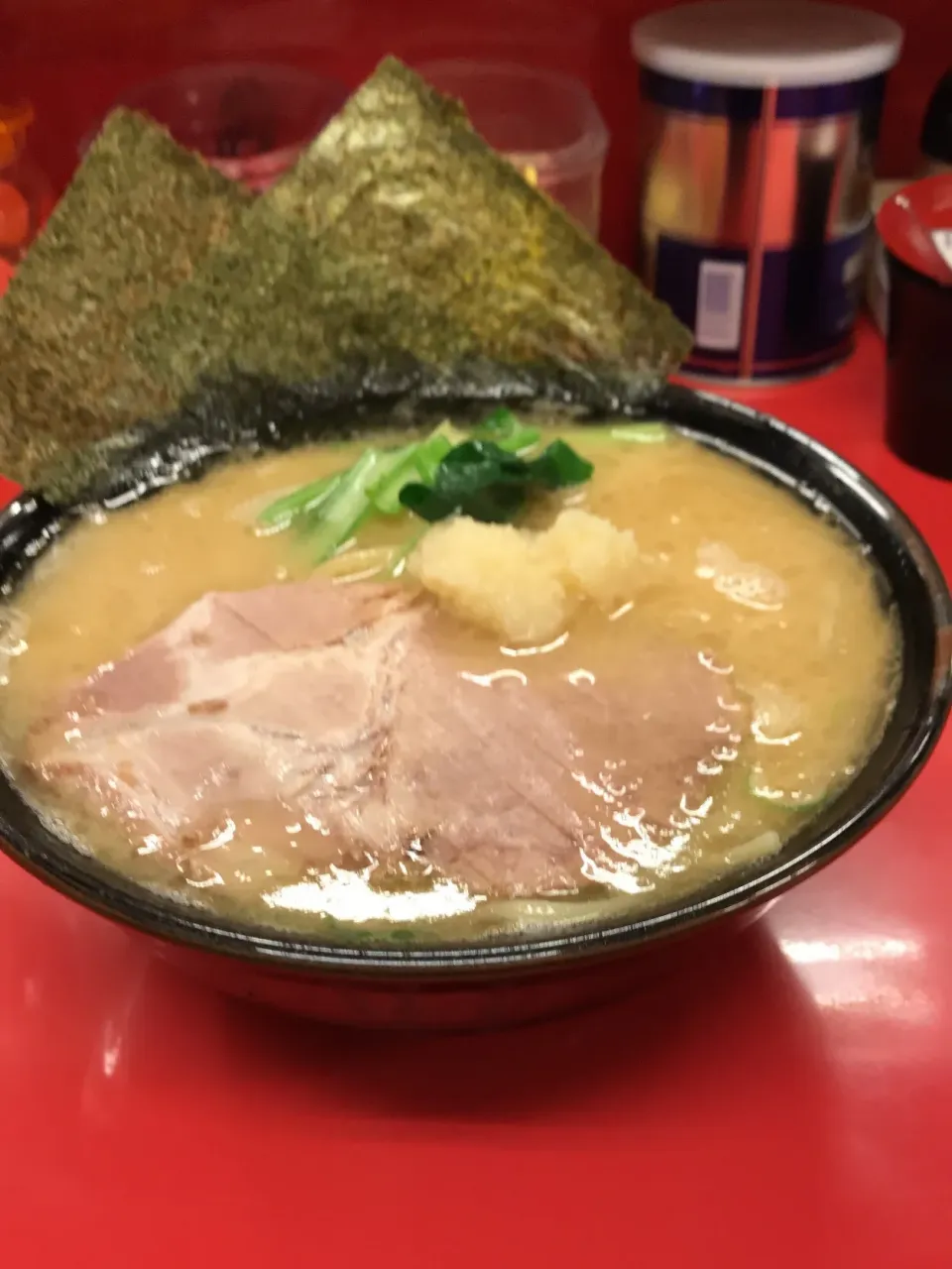 豚骨醤油ラーメン（中・200ｇ）🍜|まさとさん