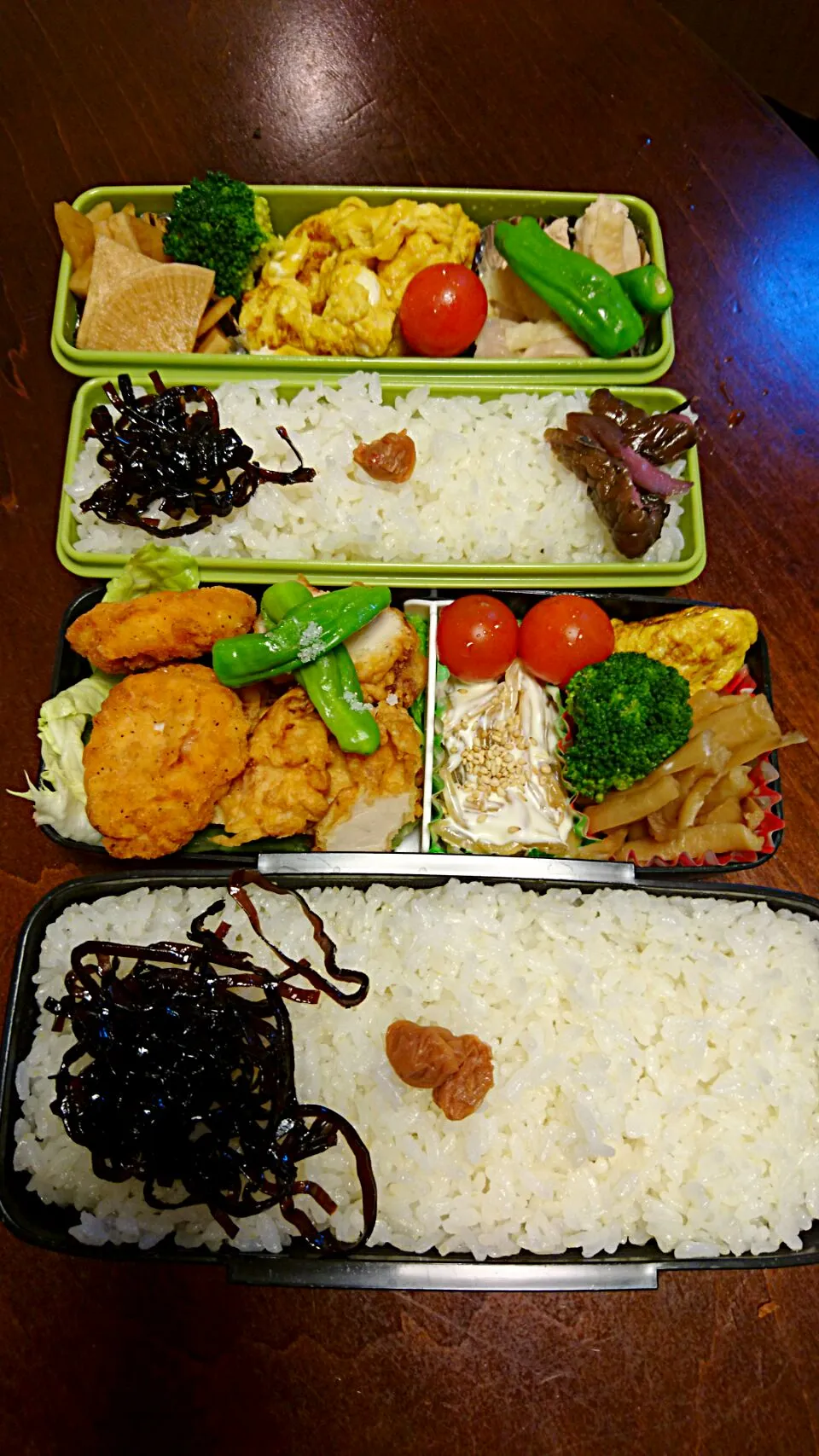 Snapdishの料理写真:お手抜き弁当(笑)
 #今日のお弁当|りょーさん