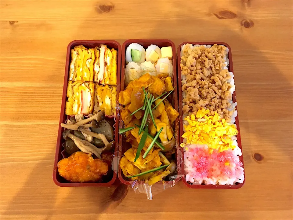 Snapdishの料理写真:きのこと揚げのカレー炒め弁当|Emi Mikadoさん