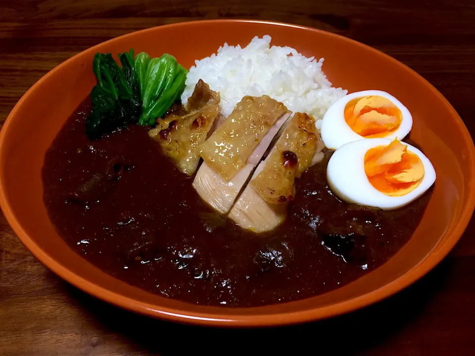 コトコト八丁味噌でのコク増し増しカレー🍛網焼きチキン乗せ🍗🌱|ぱぴこ家さん