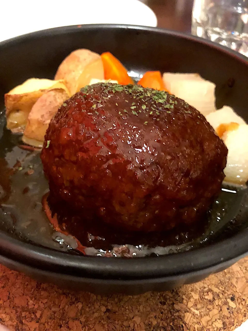 牛肉100%のハンバーグランチ|ぶりじっとえいちぇるさん