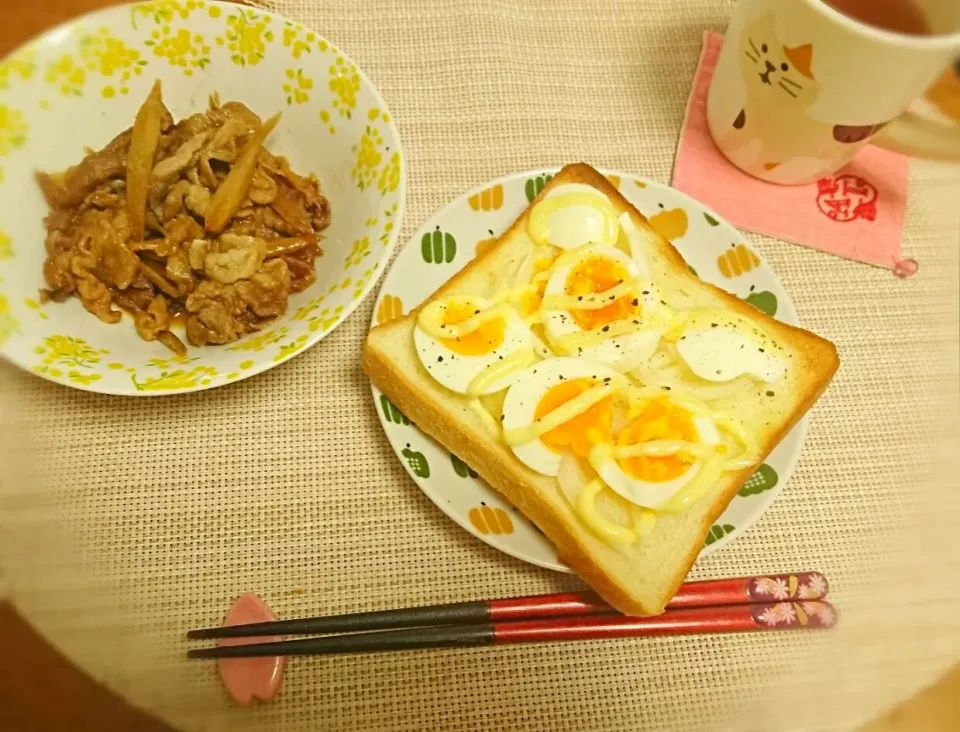 豚ごぼうのしぐれ煮 たまご玉ねぎトースト|buupiiiさん