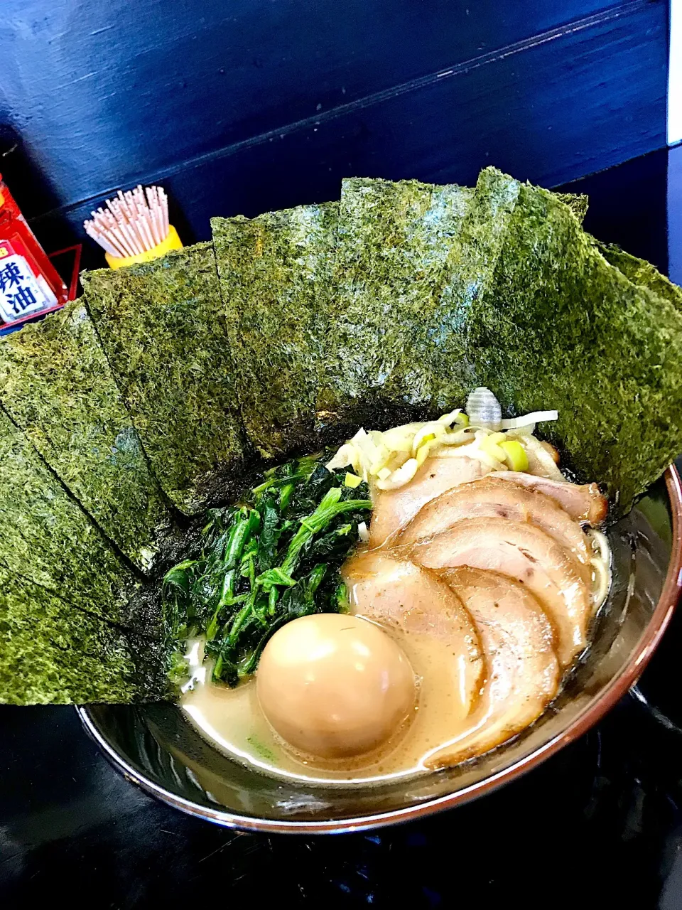 ✨漢のとんこつラーメン🍜✨|中さんさん