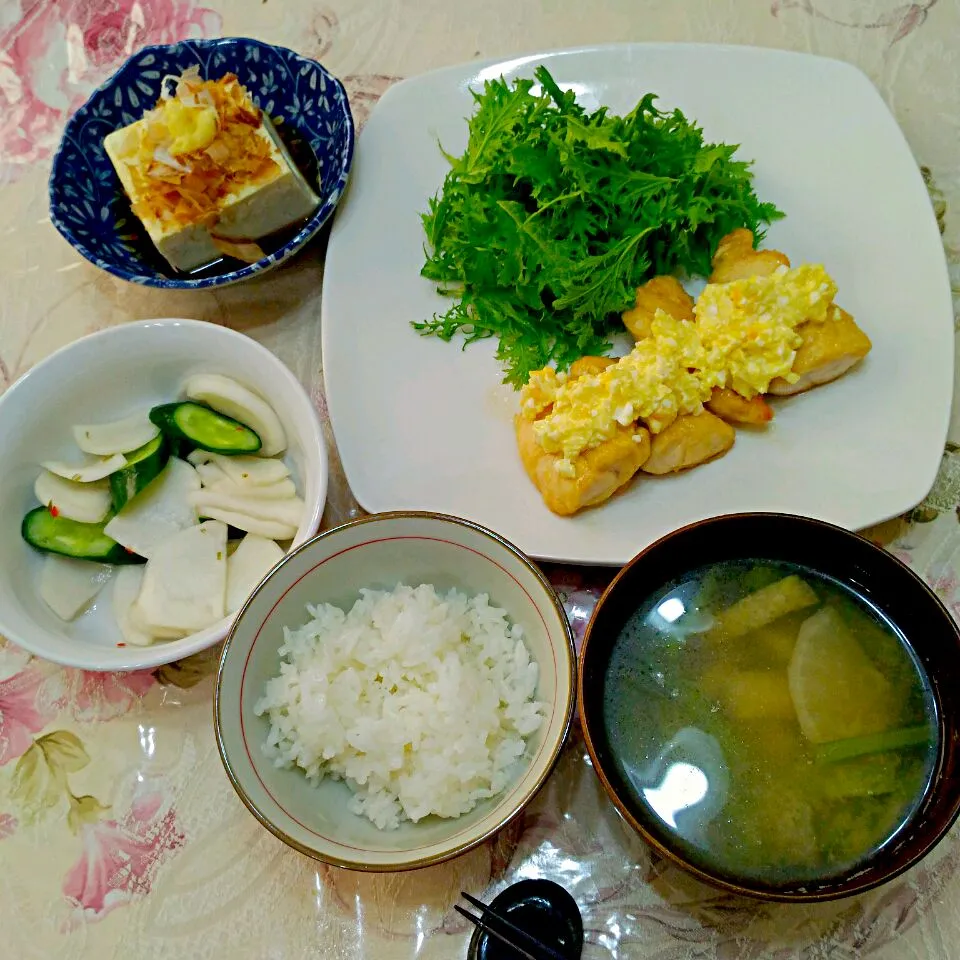 2018.3.1（木）
ささみの南蛮
奴豆腐
蕪ときゅうりの漬け物
蕪の味噌汁|たえさん