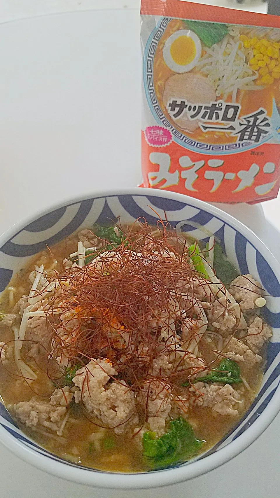 Snapdishの料理写真:サッポロ一番みそラーメン☆ダブル唐辛子|unotacoさん