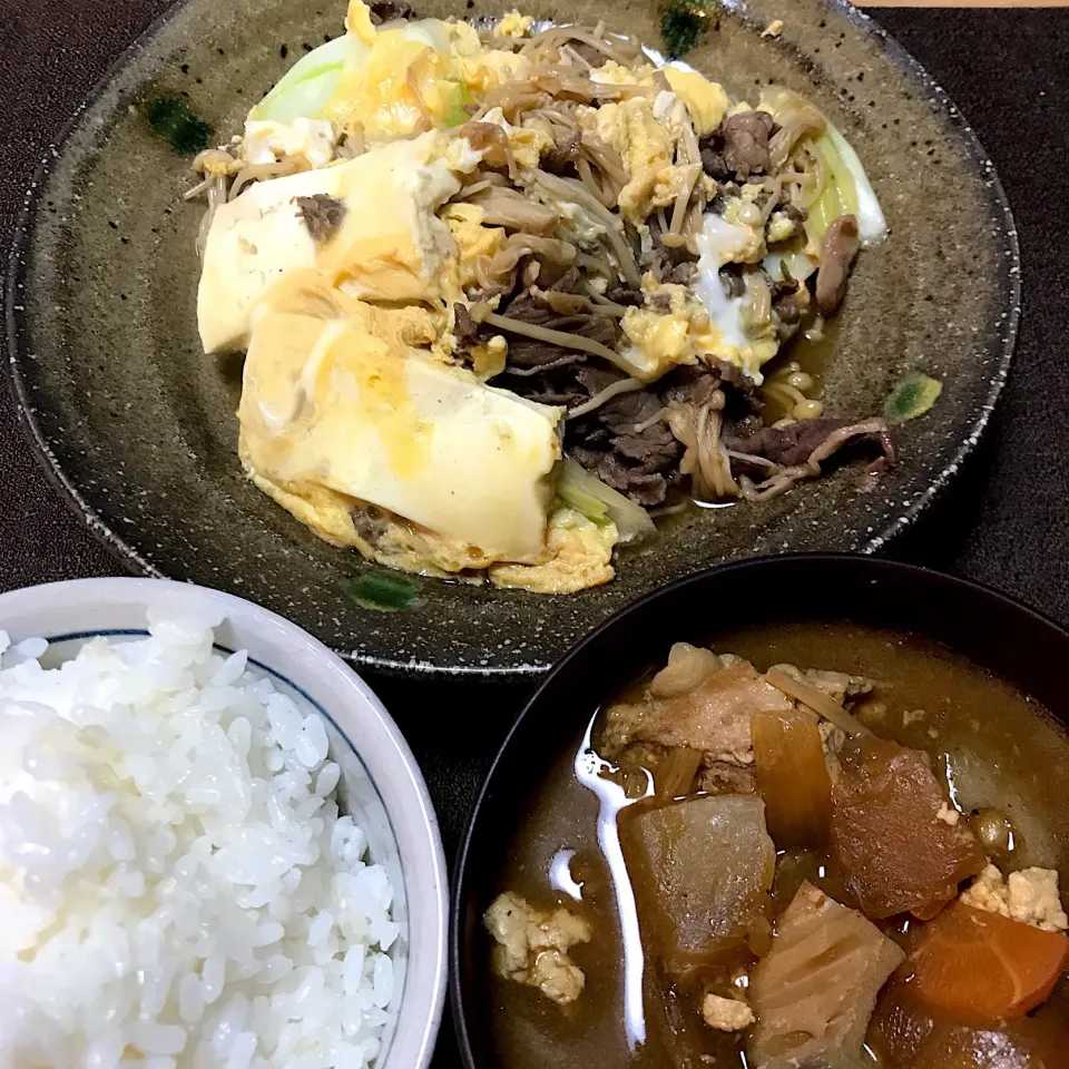 豆腐と牛肉のすき焼き風卵とじ|&しーさん