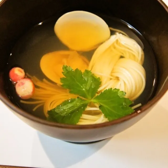 すたーびんぐさんのハマグリと結びそうめんのお吸い物 #レシピブログ #RecipeBlog|レシピブログさん