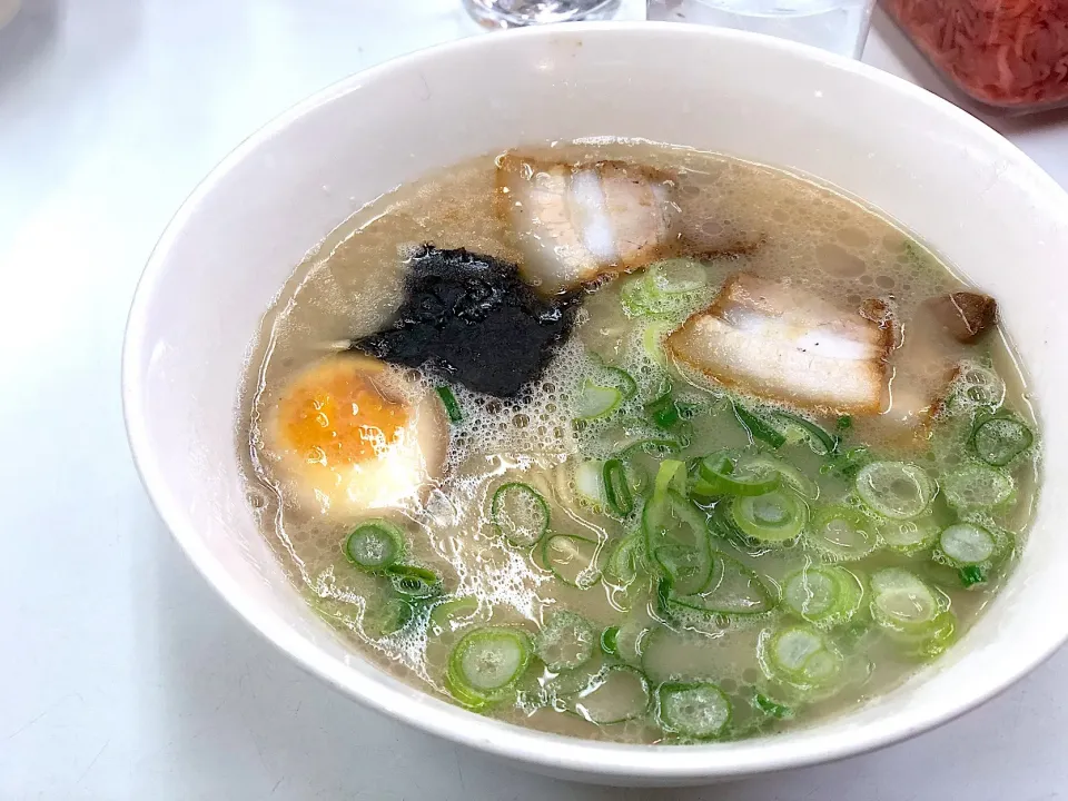 Snapdishの料理写真:ラーメン🍜|Makigelinaさん