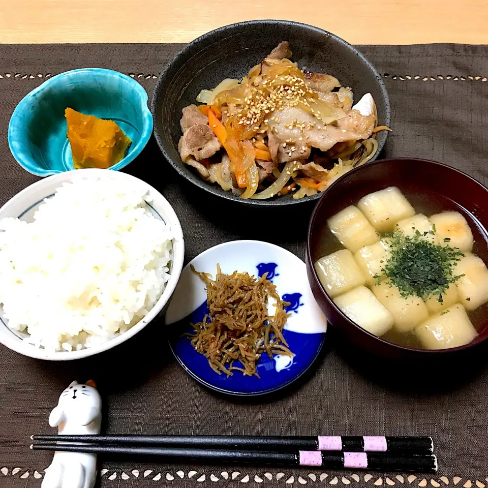 豚肉と人参のポン酢炒め
お麩と碾茶の お味噌汁|&しーさん