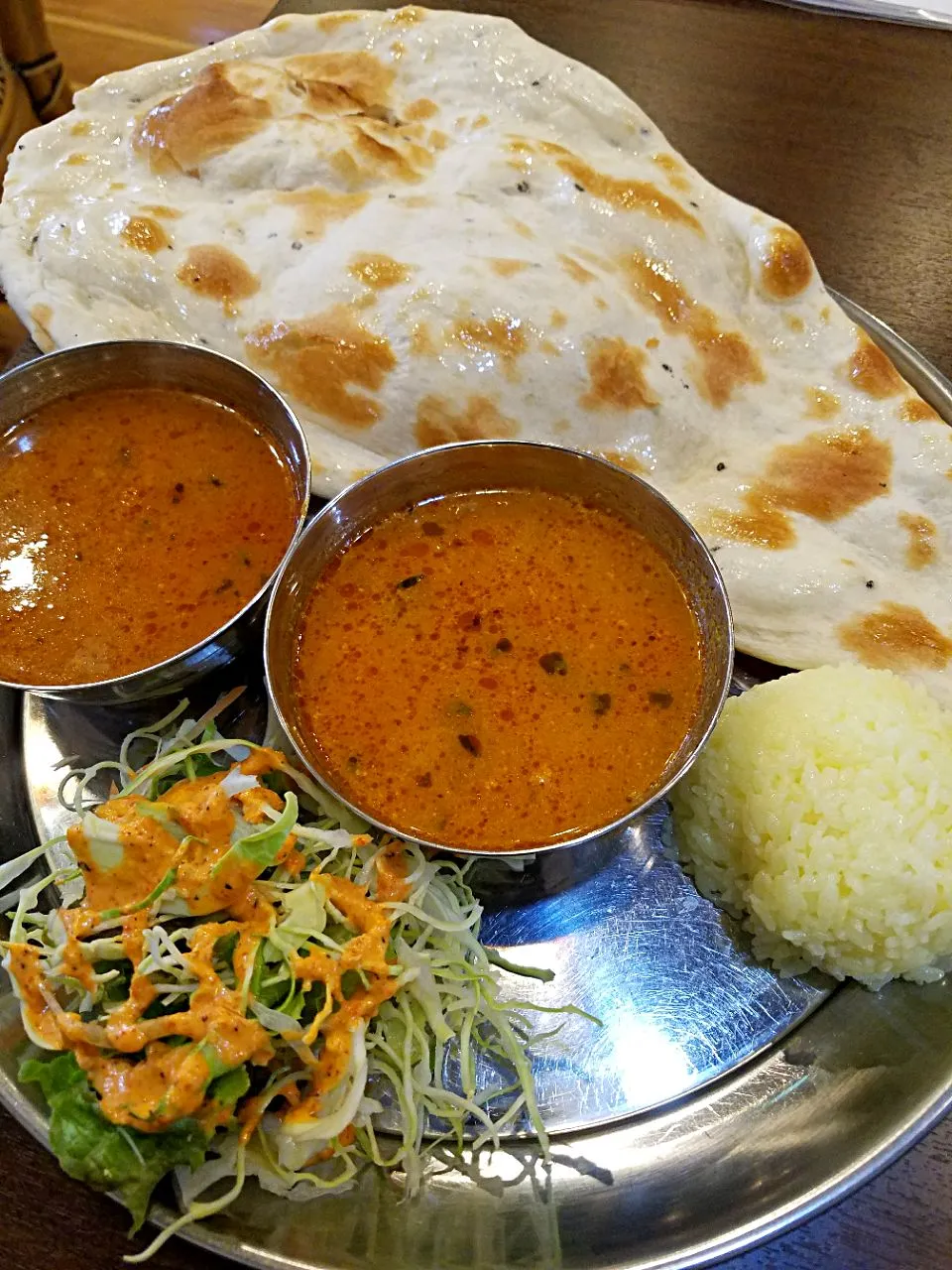 チキン、野菜カレーと大きなナン|nobさん