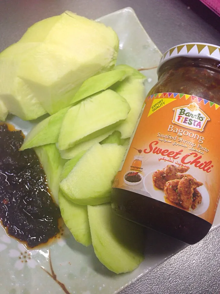 Snapdishの料理写真:Green mango with shrimp paste❤️|Germaine Español Alab-Kodairaさん