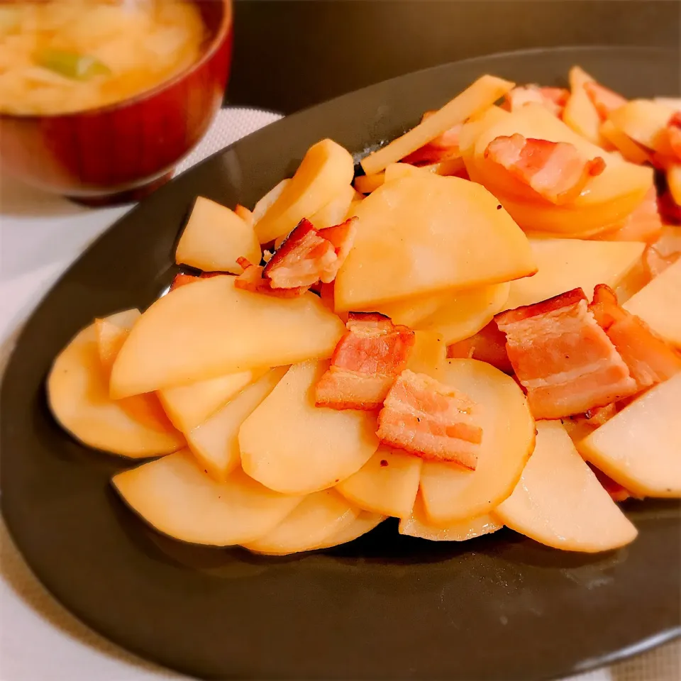 ベーコン🥓とジャガイモ🥔の炒め物🍳|🍎ゆかりんご🍎さん