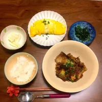 Snapdishの料理写真:・白菜と豚肉の蒸し煮
・納豆オムレツ
・ほうれん草のおひたし
・大根柚子|はるなさん