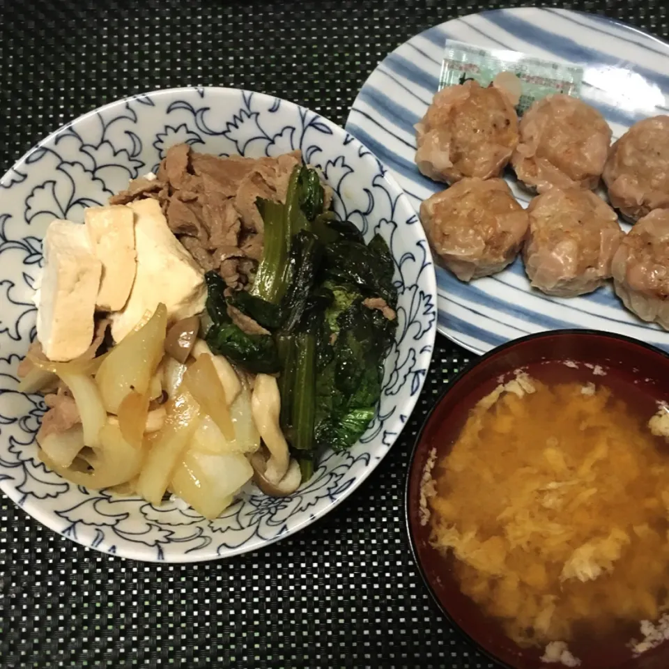 中華風豚のすき煮丼・崎陽軒桜えびシウマイ・ときたま汁|美也子さん