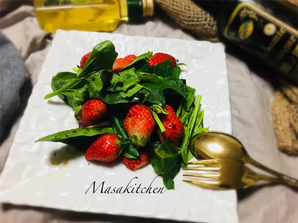 Strawberries and spinach salad|Masakiさん