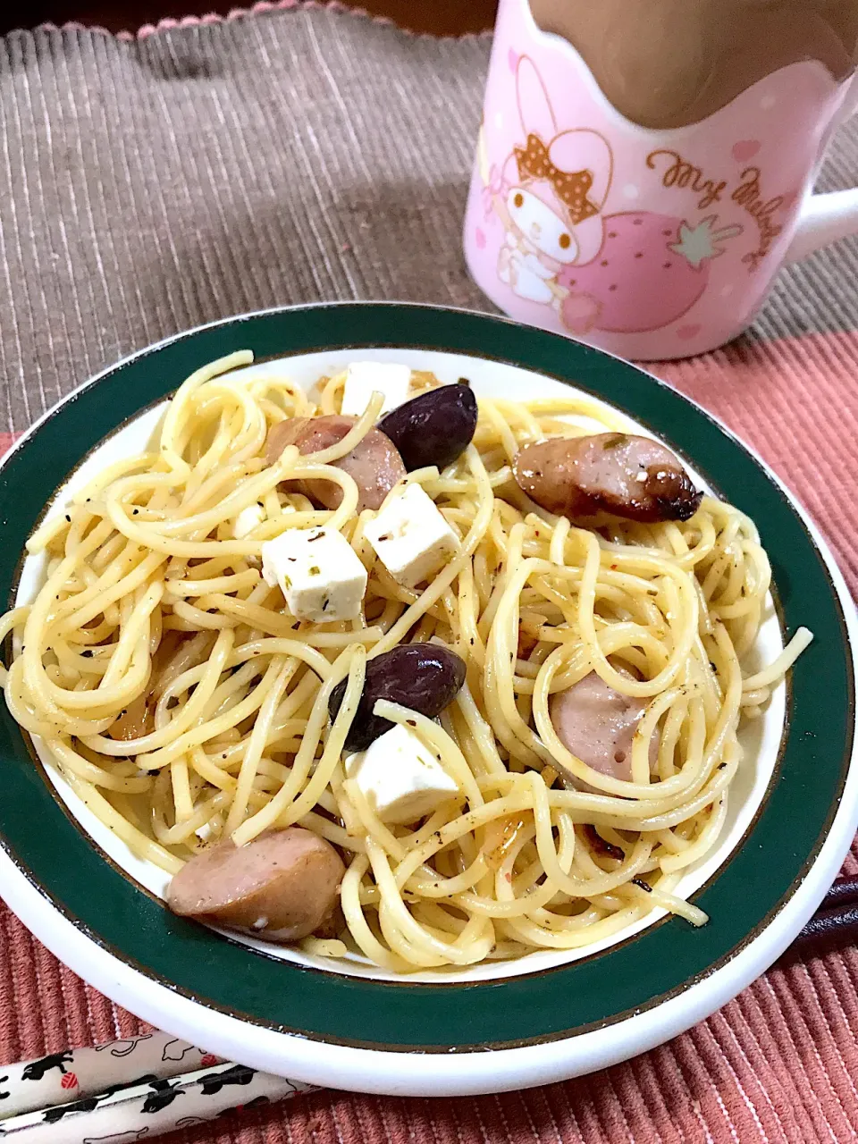 Snapdishの料理写真:クリームチーズオリーブ漬けペペロン|花ママちゃんさん