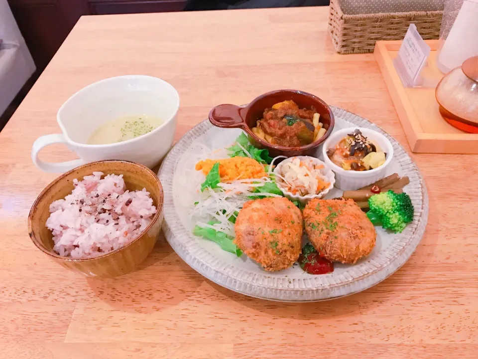 今日のごはん
ひよこ豆のコロッケ|ちゃみこさん