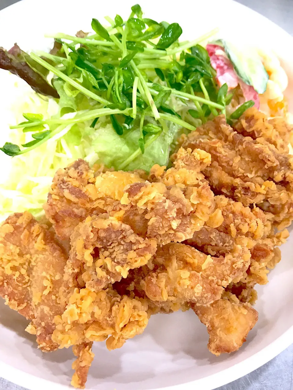 Snapdishの料理写真:鶏もも肉の唐揚げ|学食おばちゃんさん