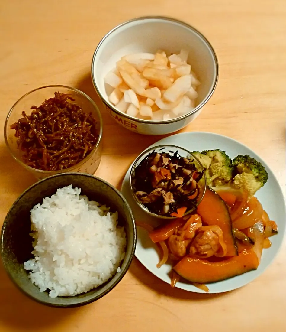 鶏と南瓜の炒め物
ひじきの煮物
くぎ煮
かぶらのお漬物|R-Kさん