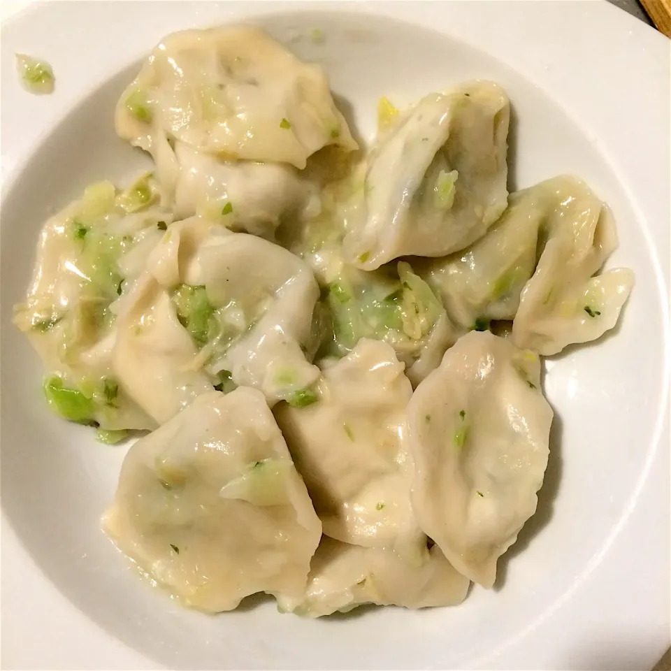 Dumplings with tofu and cabbage 🌱|MissYumYumさん